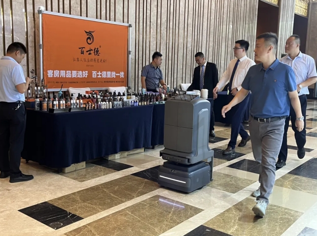 落地40家!云迹科技复合多态机器人蓄势已发